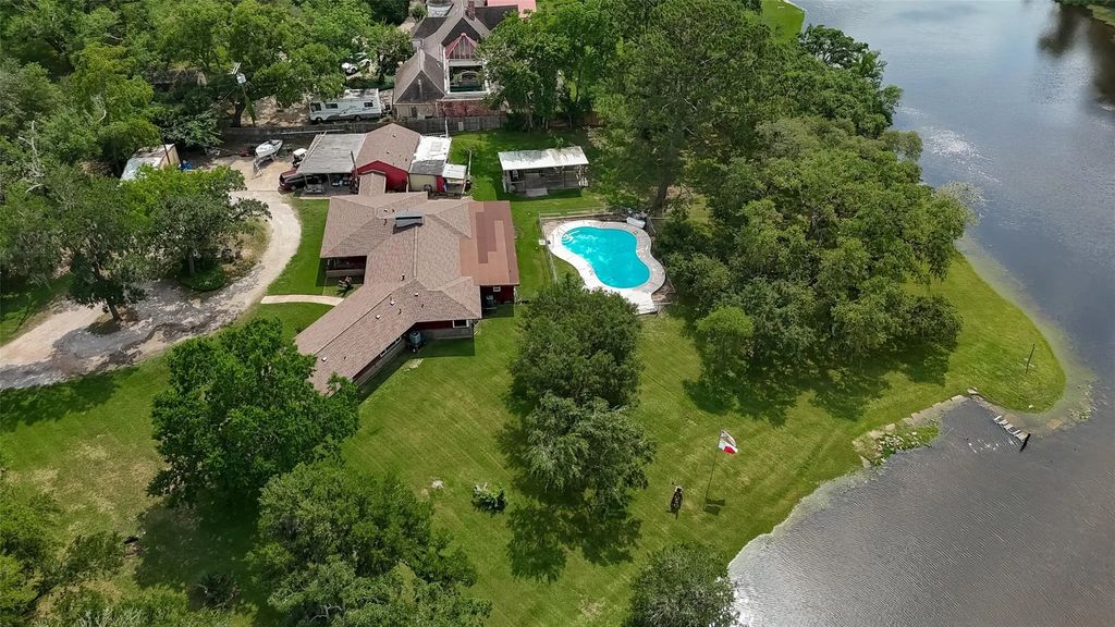 2307 Oleander Drive, Dickinson