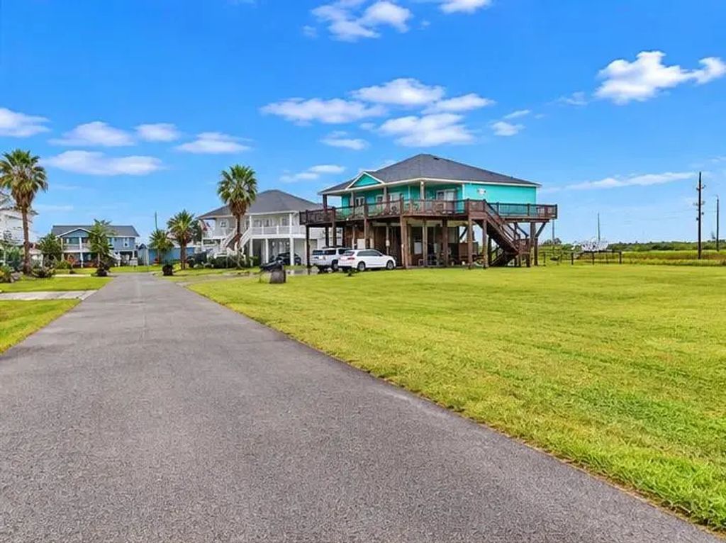 3181 Castle Drive, Crystal Beach