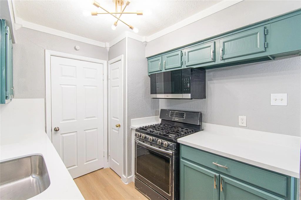 12906 Southspring Drive, Houston