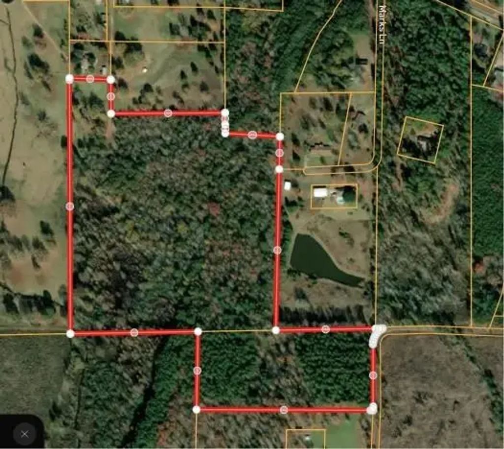 562 County Road 1882, Linden