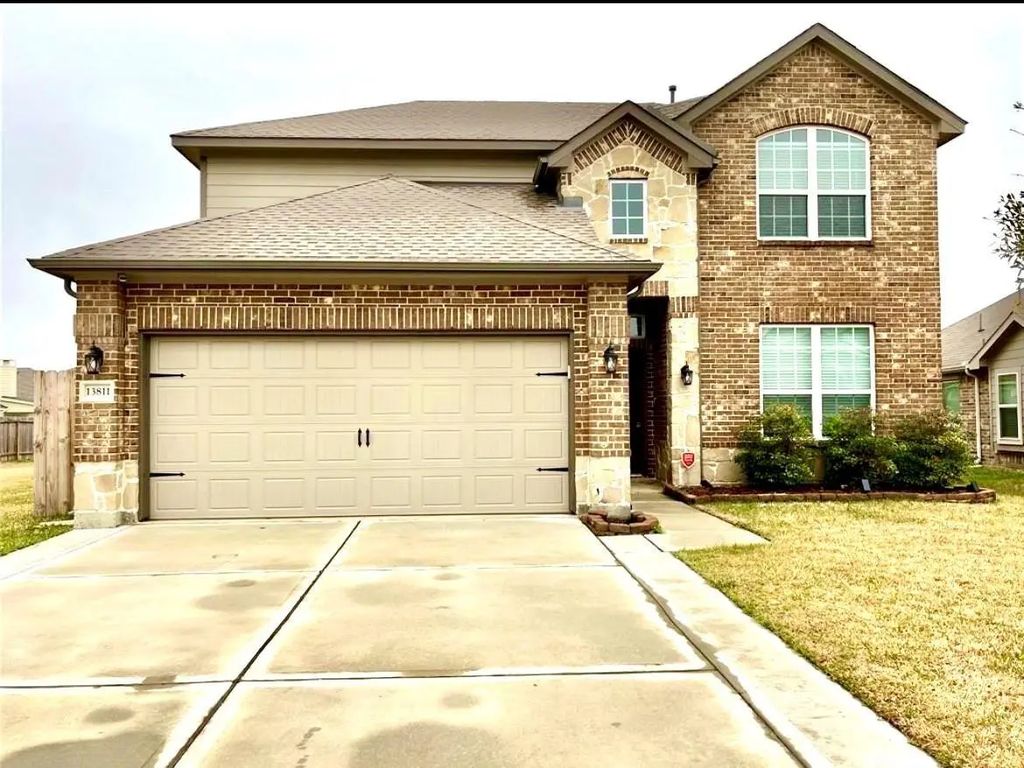 13811 Giant Panda Bear Avenue, Crosby