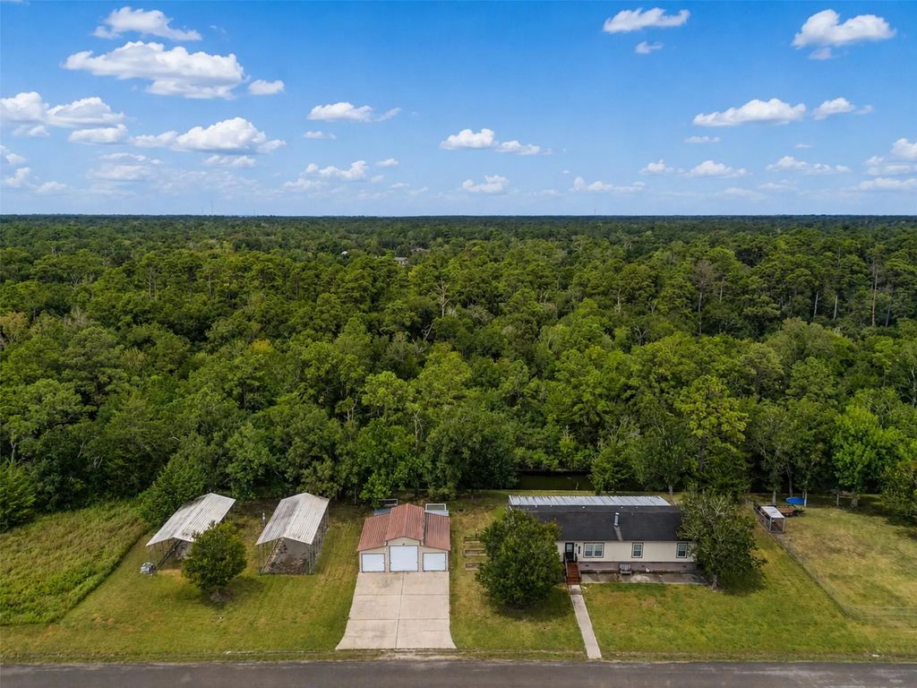 52 County Road 302, Alvin