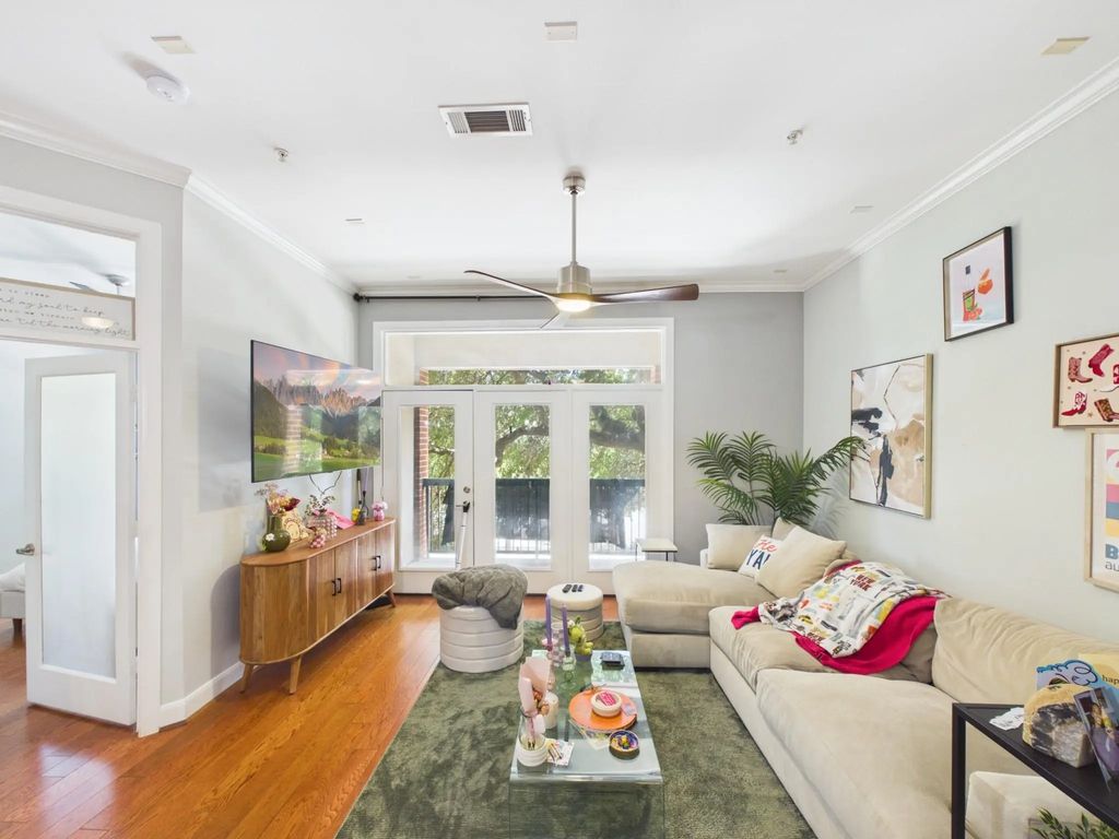 300 St Joseph Parkway 114, Houston