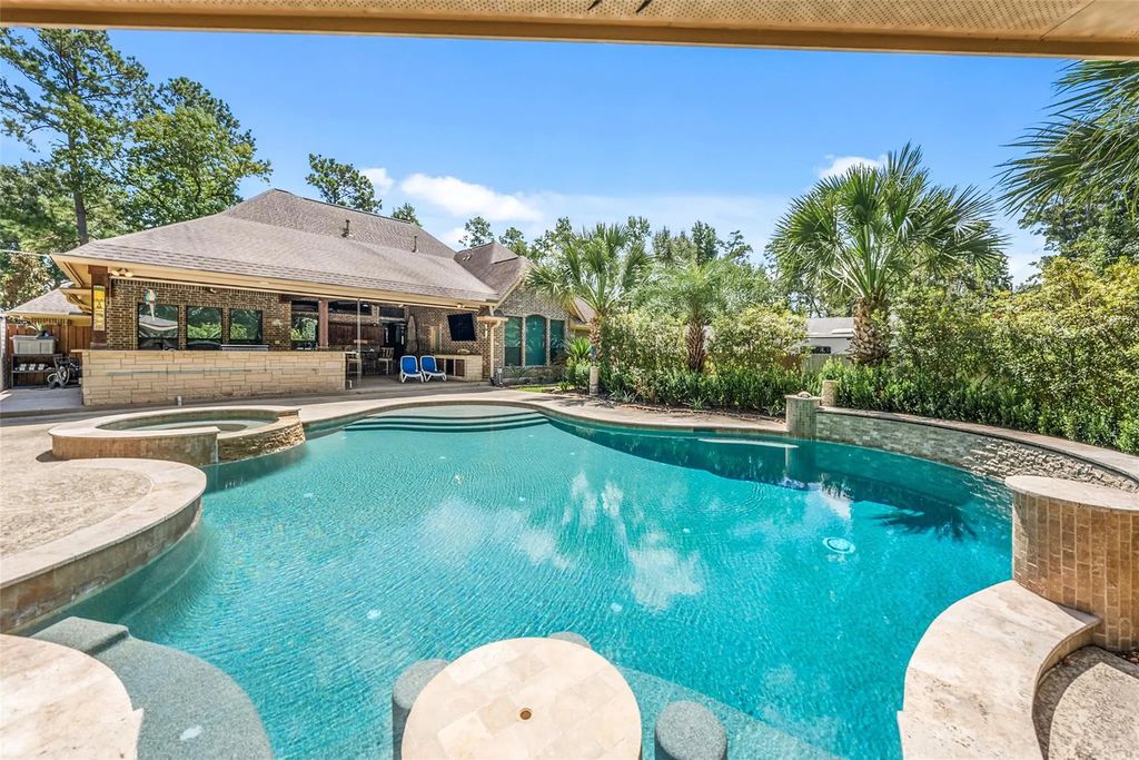32707 Westwood Square East Drive, Magnolia