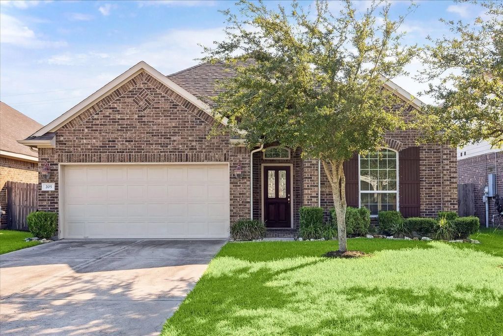 205 Brookwood Park Lane, Dickinson