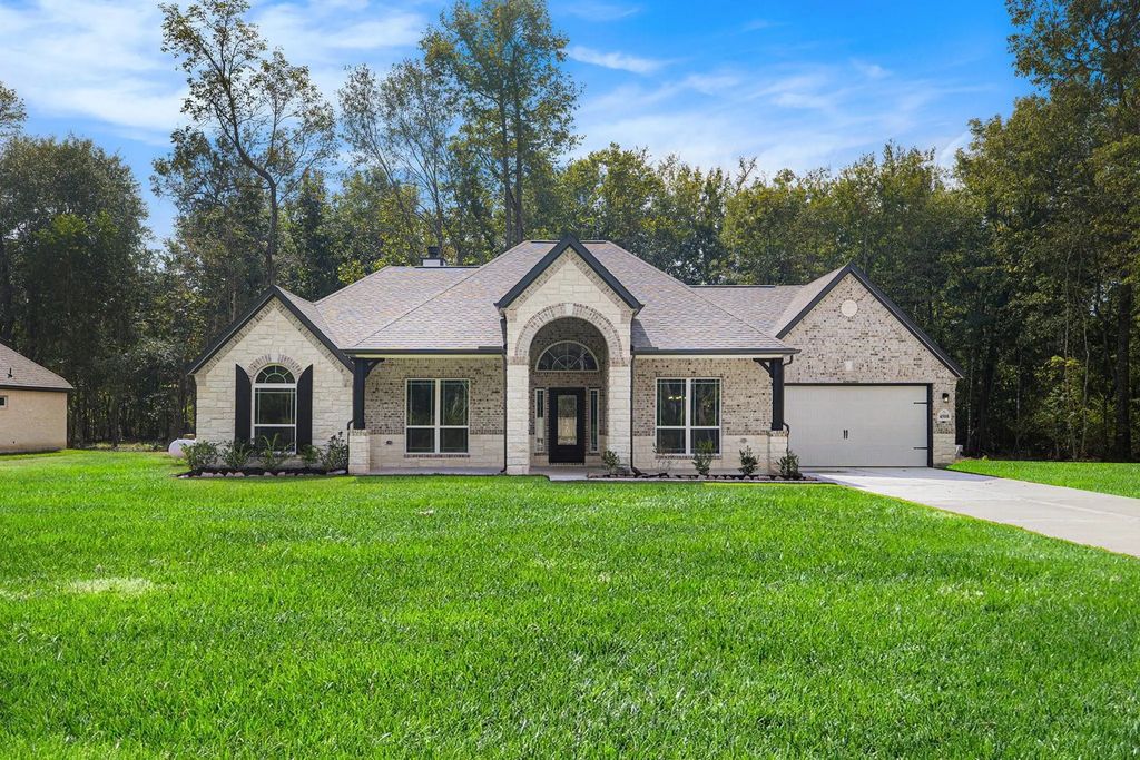 9826 Rambling Rose, Willis