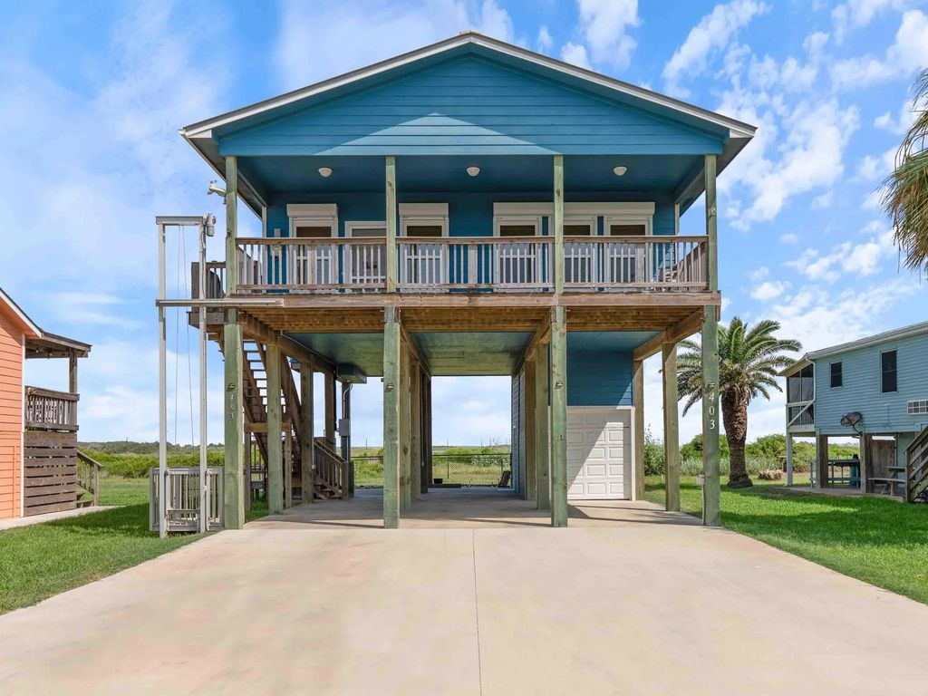 403 Beachfront Drive, Matagorda