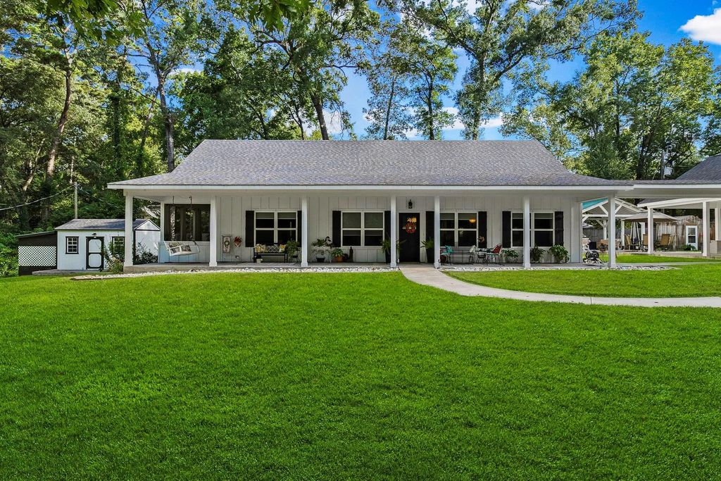 1012 W Jones Street, Livingston