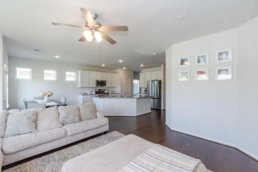 505 Prairie Grass Trail, Clute