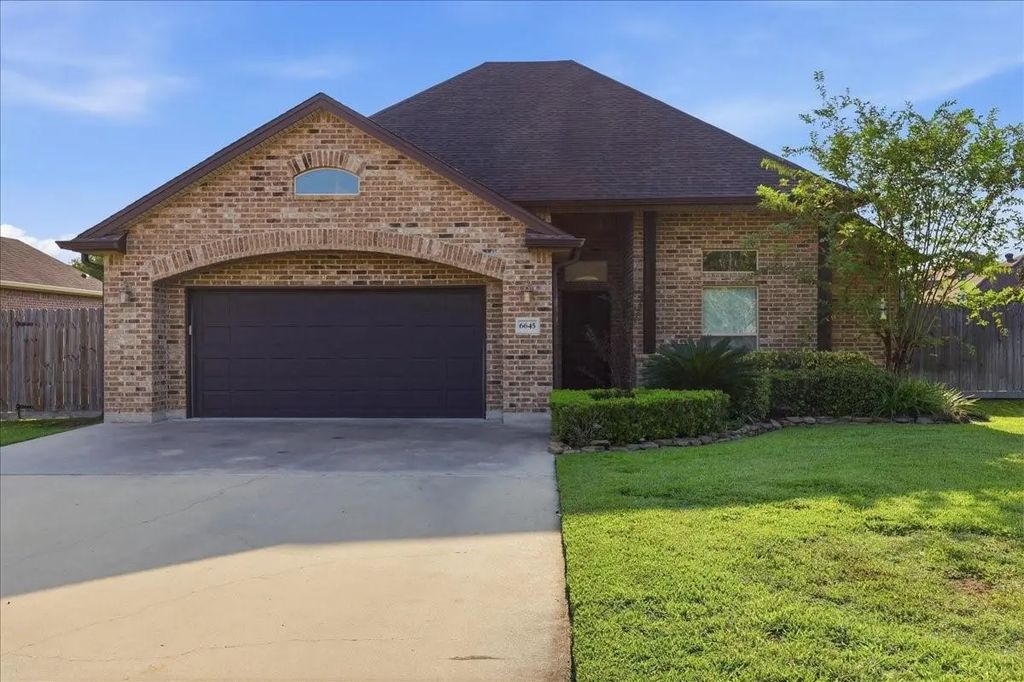 6645 Jasper Circle, Lumberton