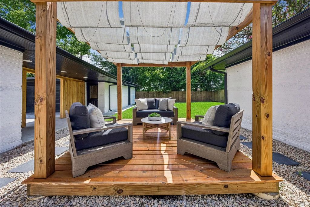 9419 Greenwillow Drive, Houston