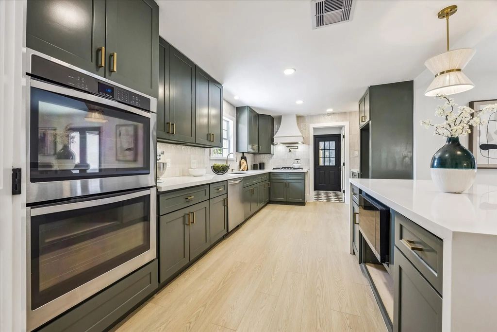 9419 Greenwillow Drive, Houston