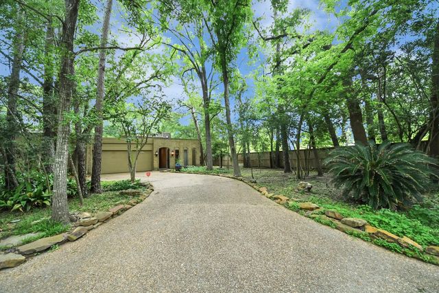 24 Bayou Shadows Street, Houston