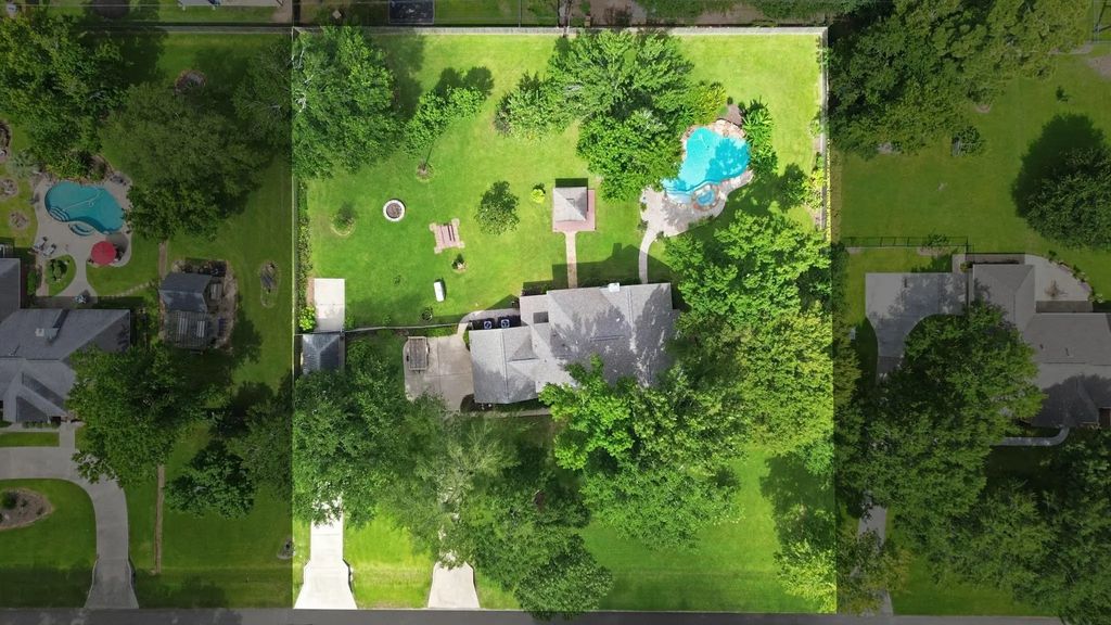 615 Fairbanks Drive, Magnolia