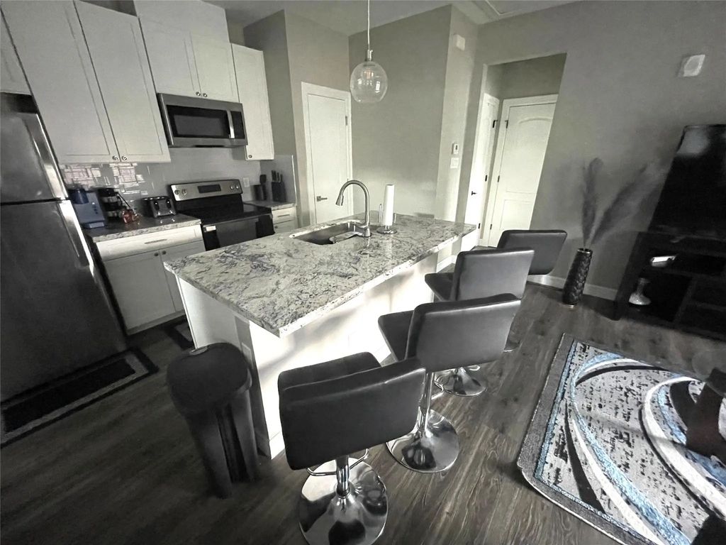 5262 Ella Boulevard 707c, Houston
