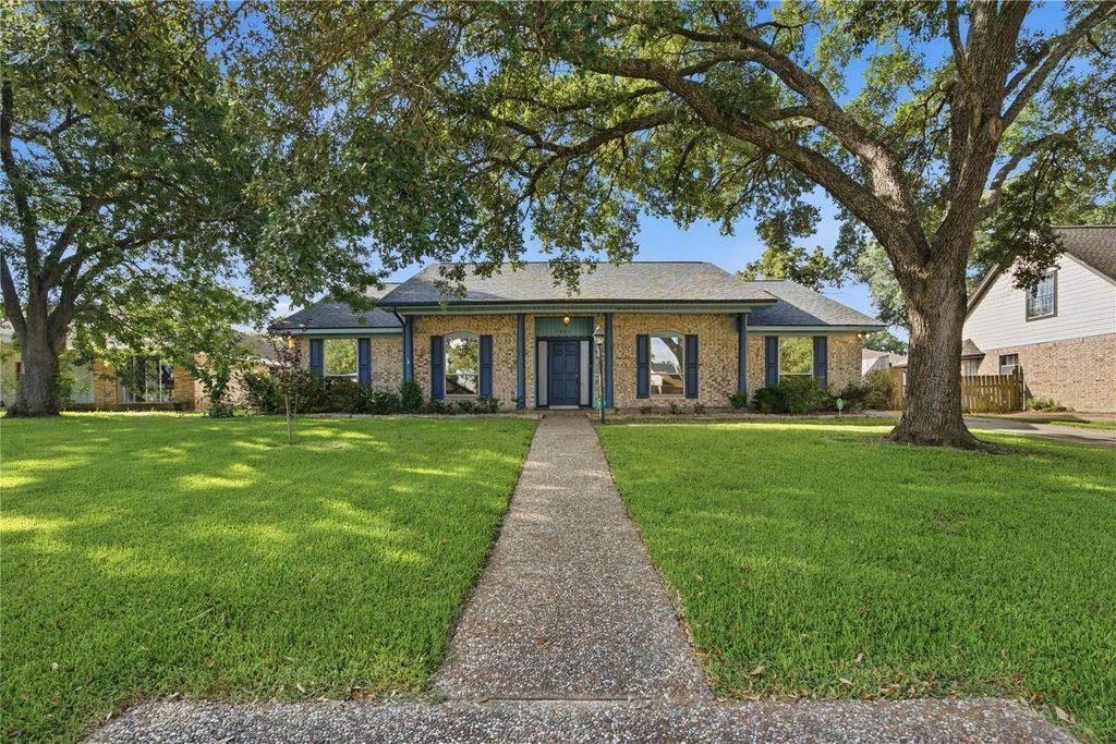 1909 Rampart Street, League City