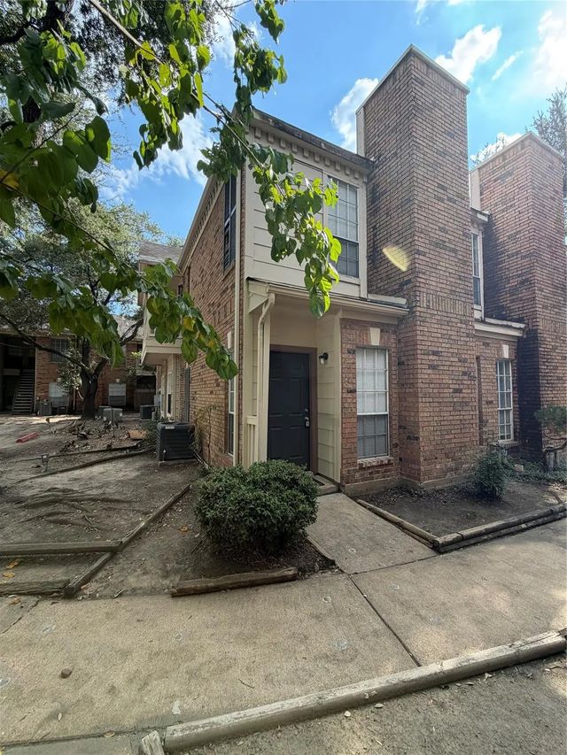 2626 Holly Hall Street 102, Houston