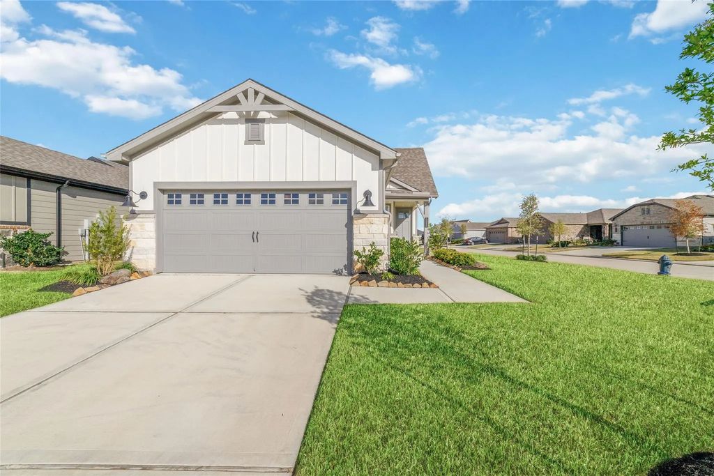 14435 Garden Grove Court, Willis