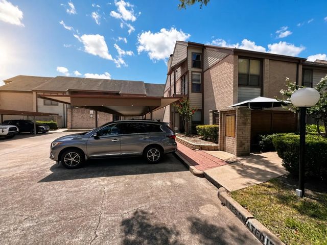 8359 Sands Point Drive 218, Houston