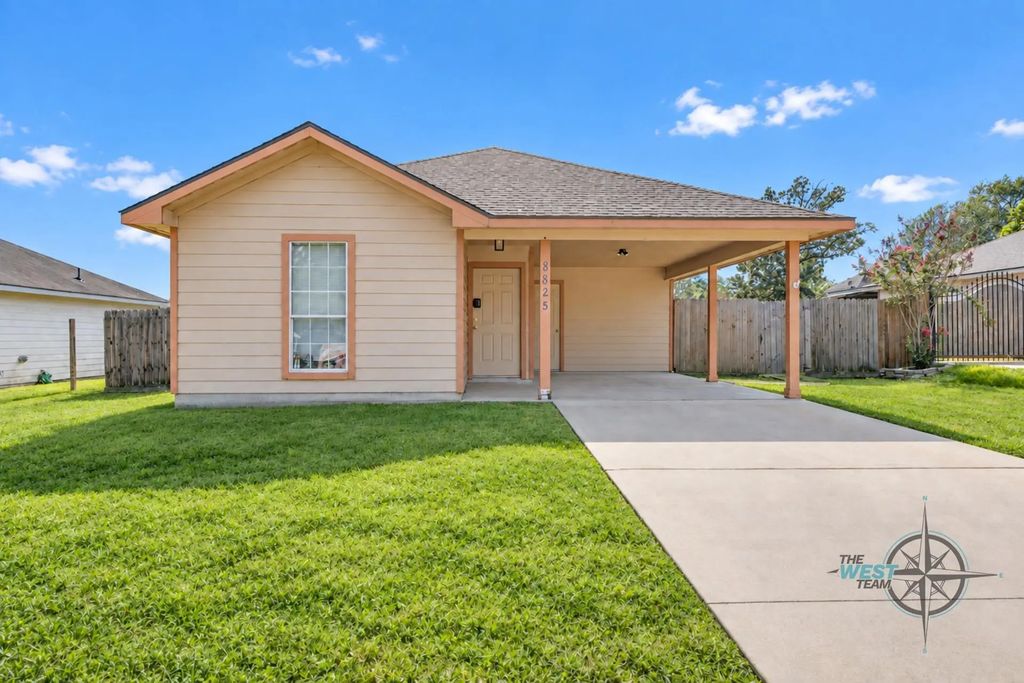 8825 E Buffalo Circle, Willis