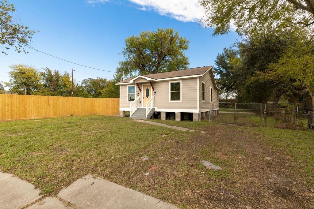 5210 Pickfair Street, Houston