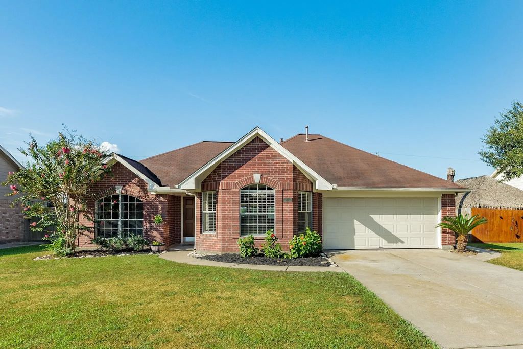 3425 Van Ness Drive, Alvin
