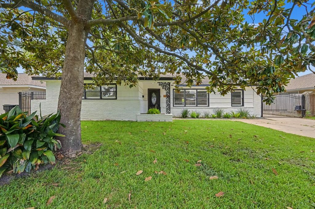 9613 Westview Drive, Houston