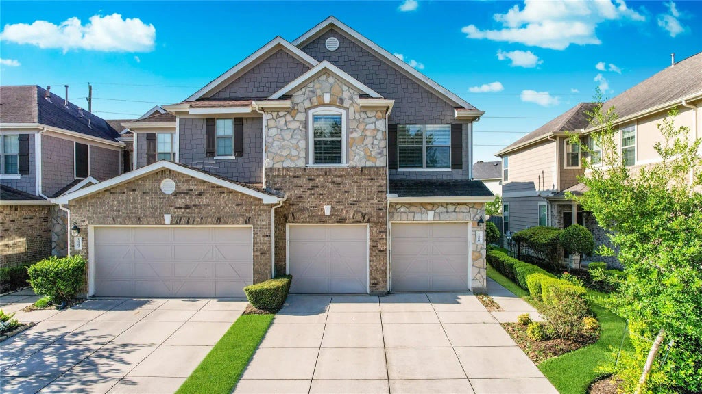 12209 Medina Lake Drive, Tomball