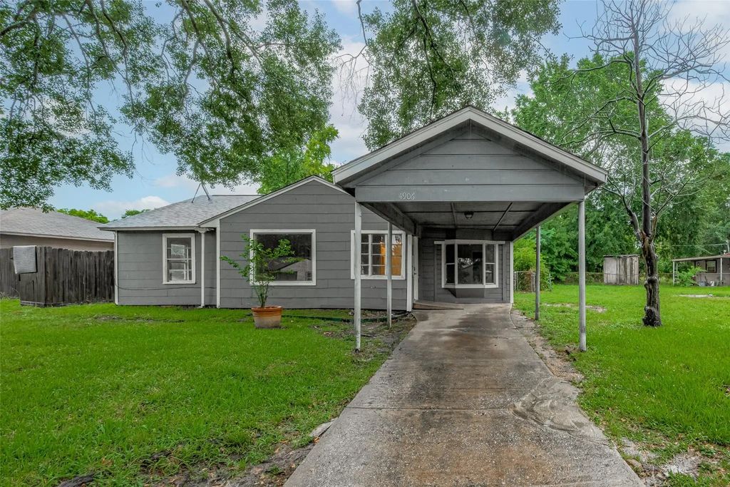 4906 Larkspur Street, Houston