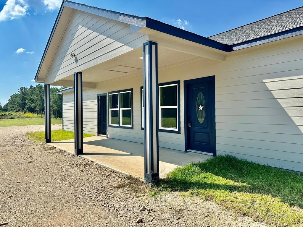 111 Road 5122, Cleveland