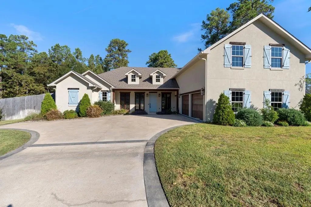 210 Mission Hills Drive, Lufkin