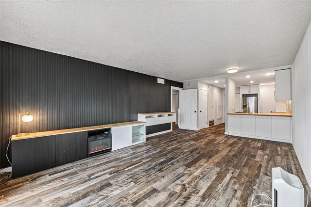 3131 Southwest Freeway A12, Houston