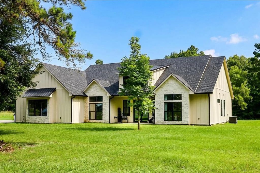 2593 Fm 357, Kennard