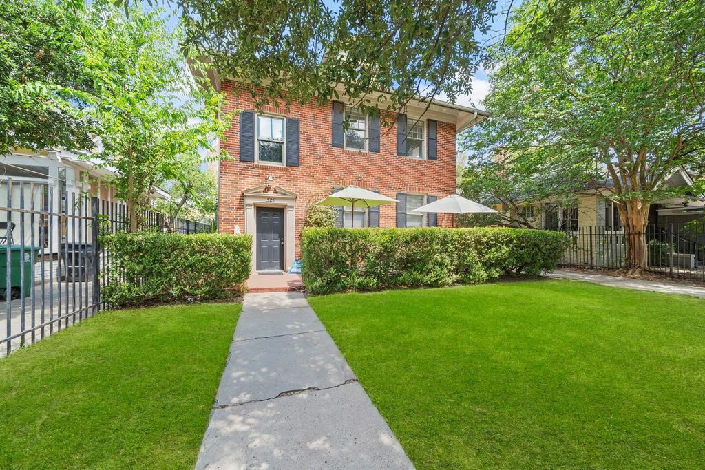 528 Hawthorne Street, Houston