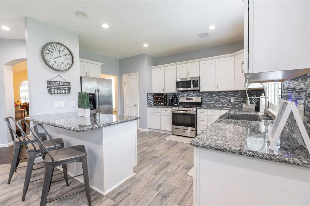 5922 Walkabout Way, Katy