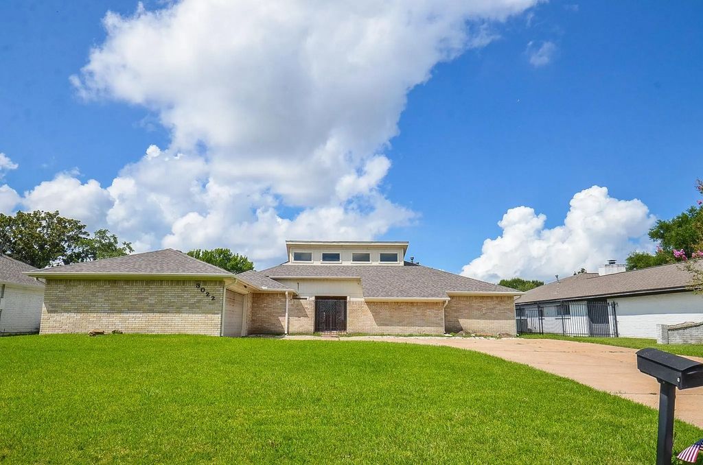 3022 Cypress Point Drive, Missouri City
