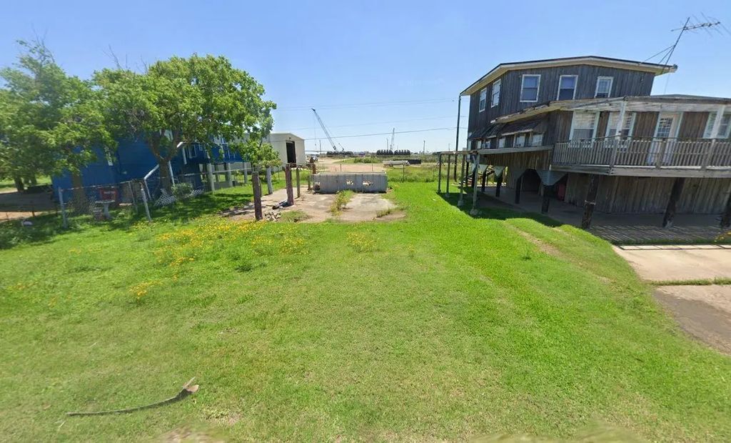1122 Gulfview Street, Freeport