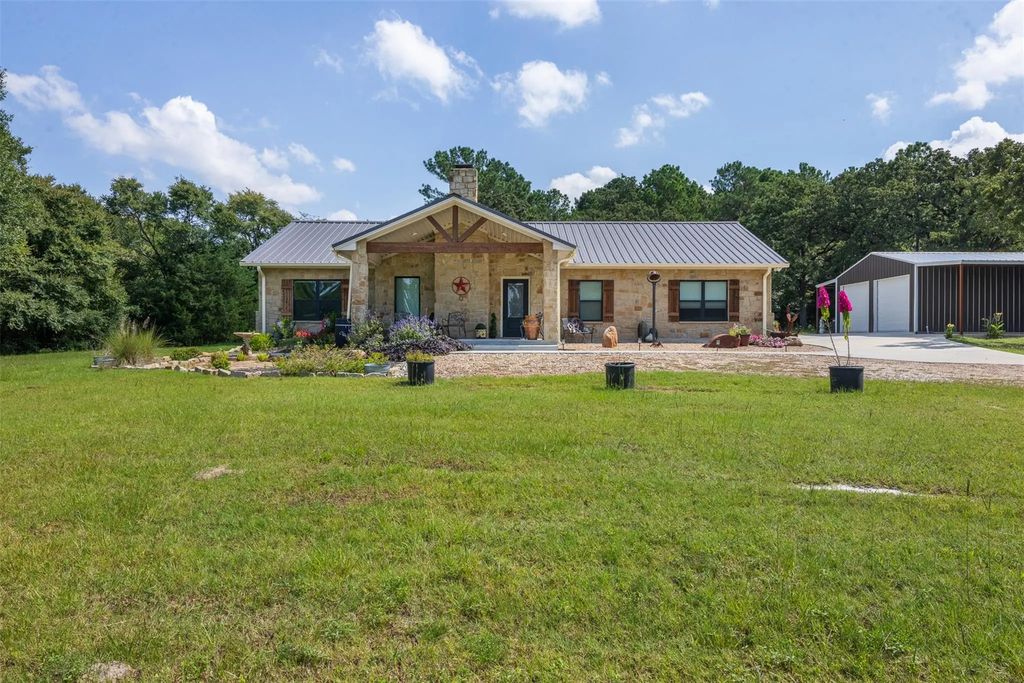 14706 Highway 90 N, Bedias