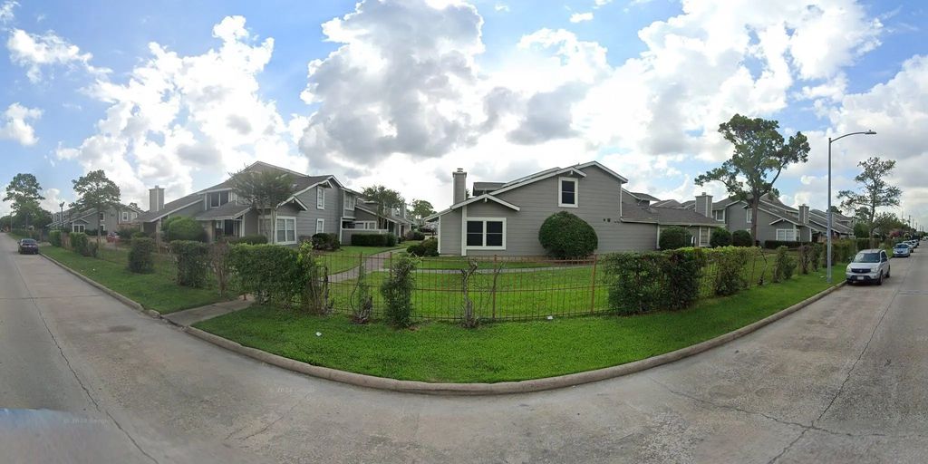 12215 Sandpiper Drive 122, Houston