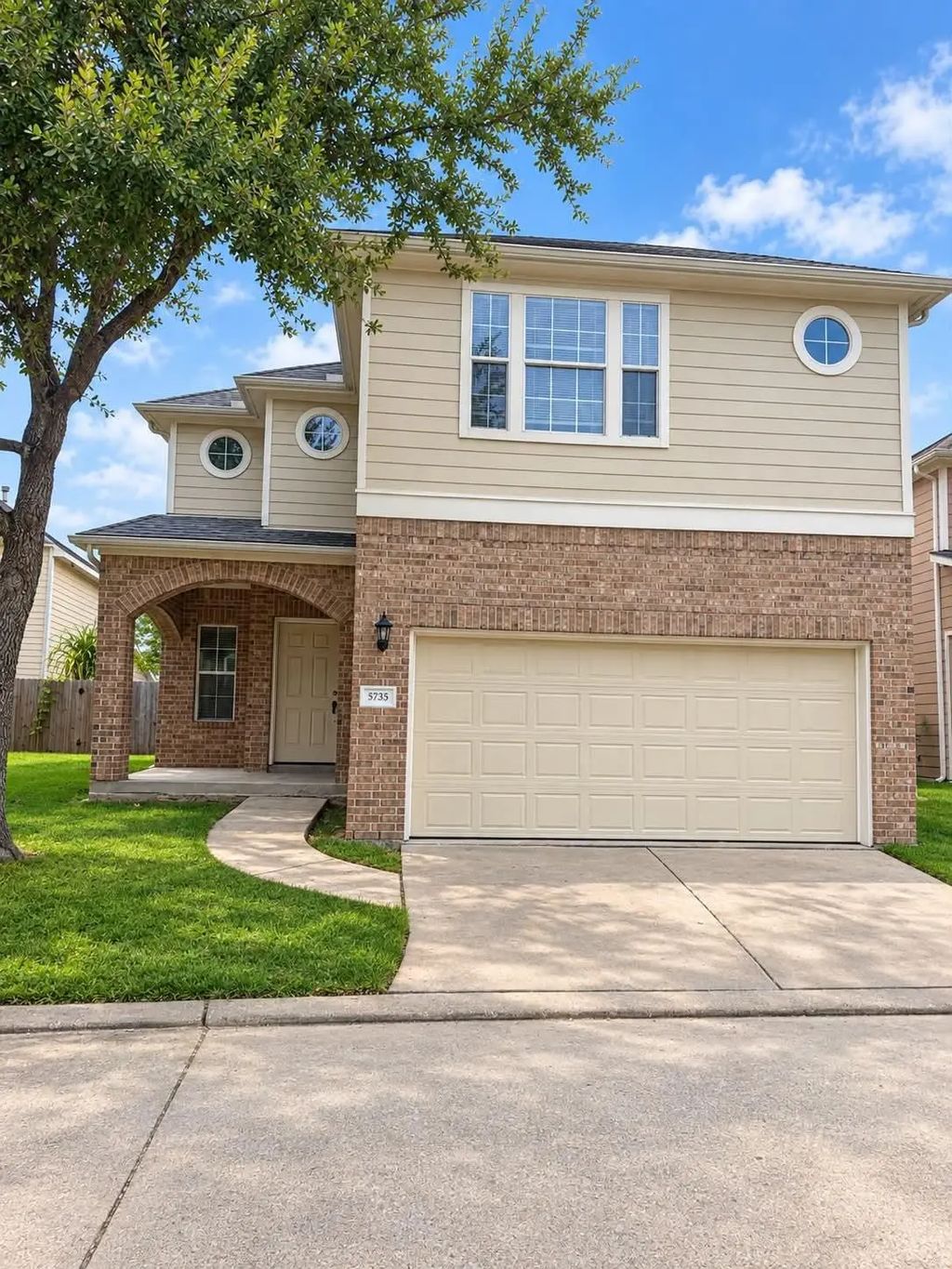 3735 W Ashford Villa Lane, Houston