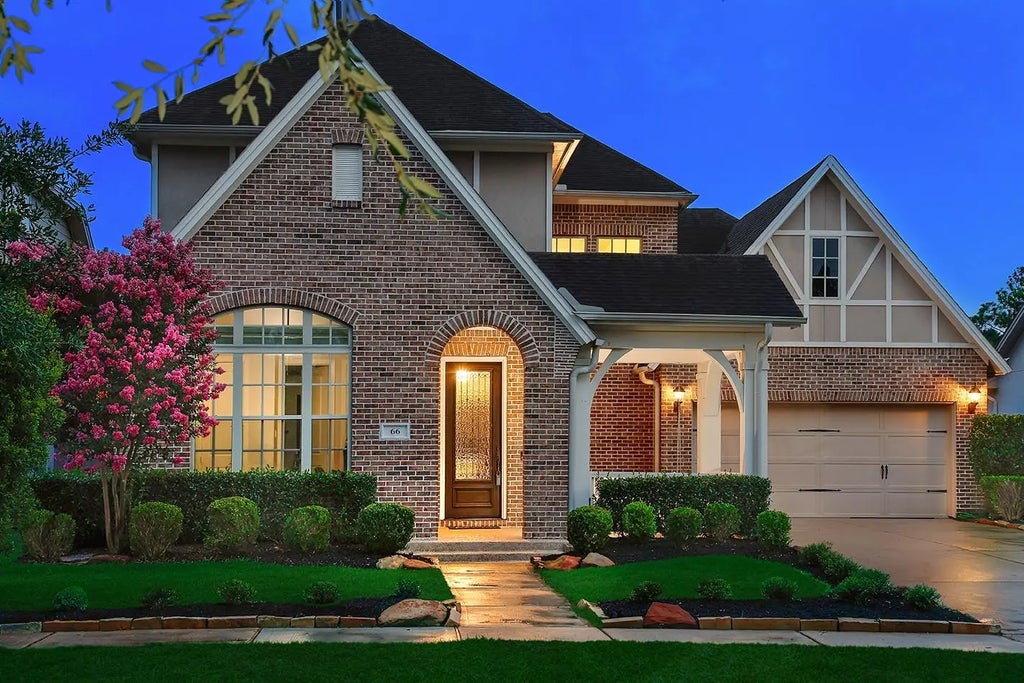 66 W Sawyer Ridge Drive, The Woodlands