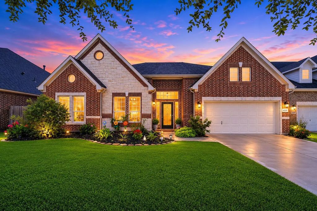 4329 S Meridian Greens Drive, Dickinson