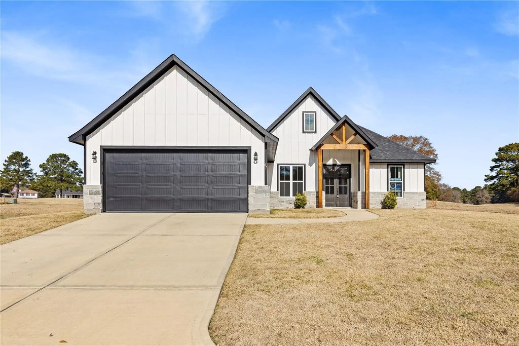 67 Westwood Drive E, Trinity
