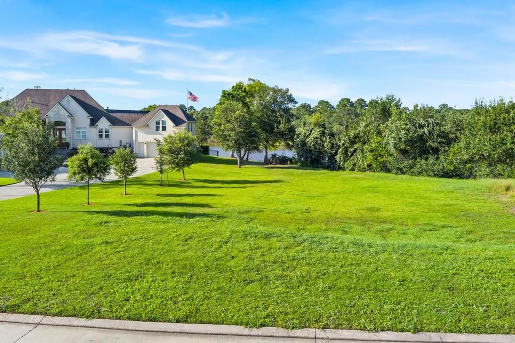 4440 E Bayou Maison Circle, Dickinson