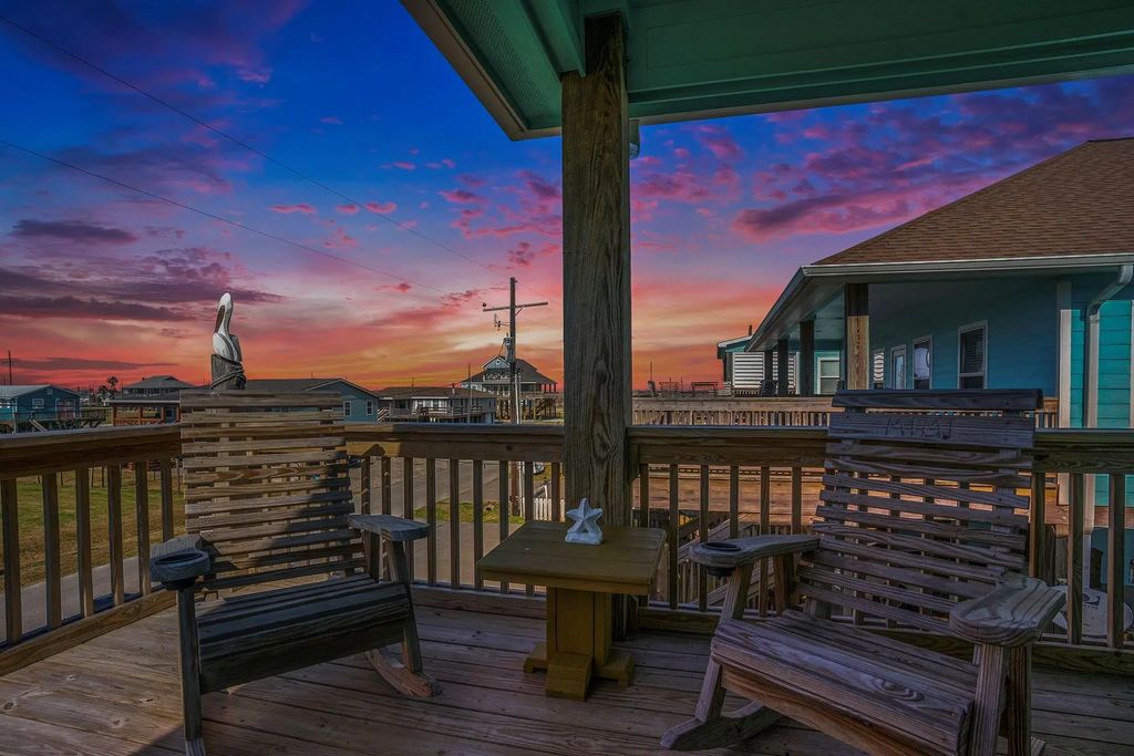 960 B Palmetto Drive, Crystal Beach