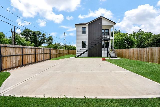 2707 Kirk Street, Houston