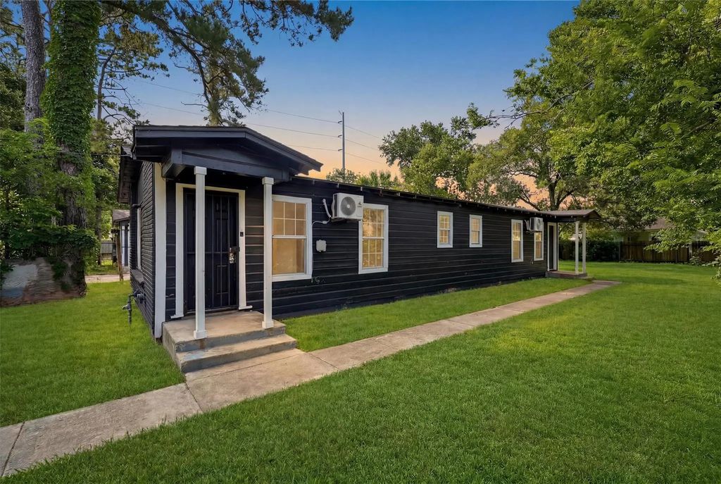 8038 Record Street, Houston