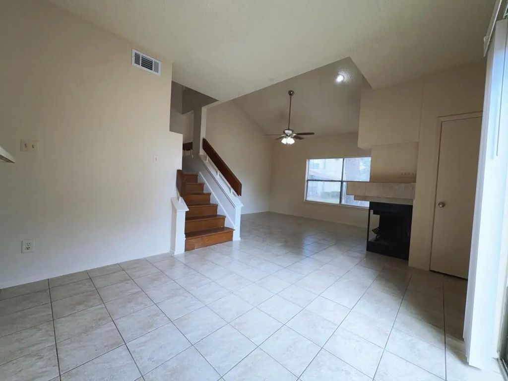 7900 Bissonnet Street D-1, Houston