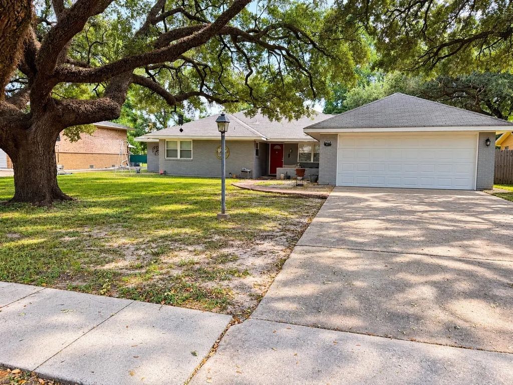 15901 Jersey Drive, Houston