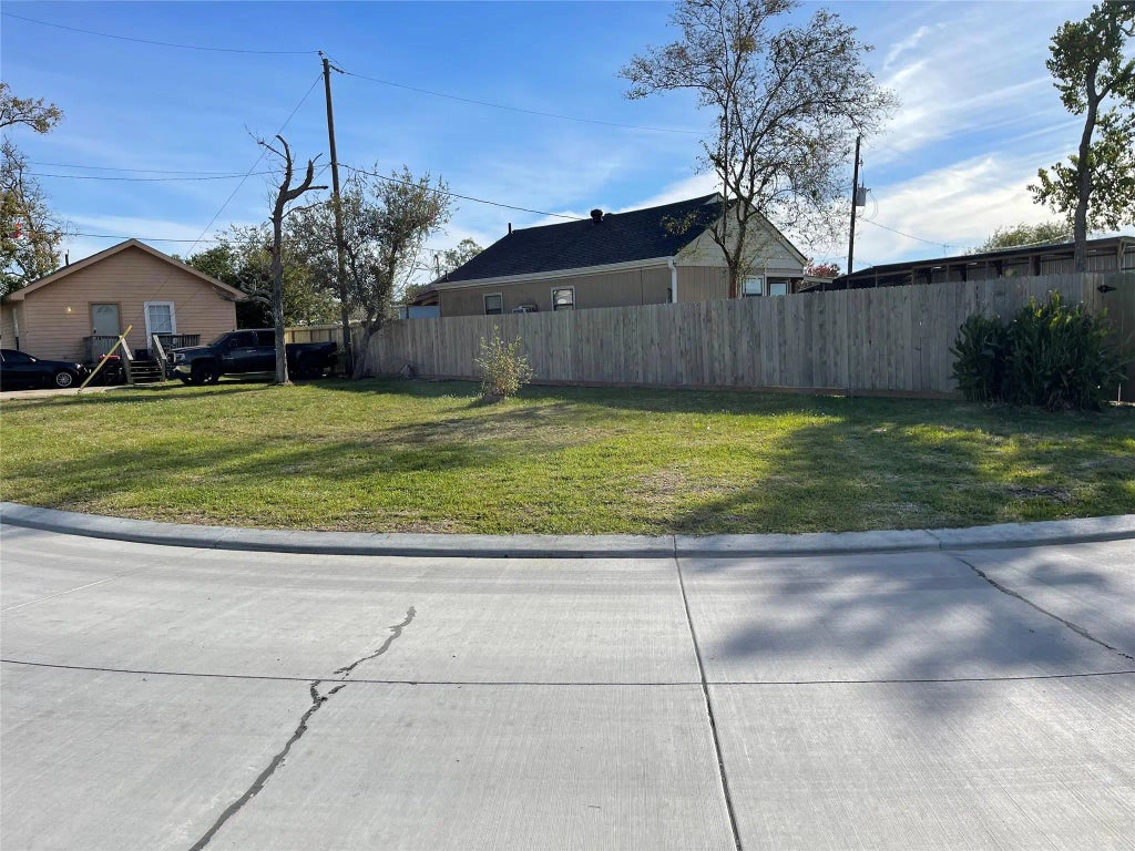 Gulls Cut N, Baytown